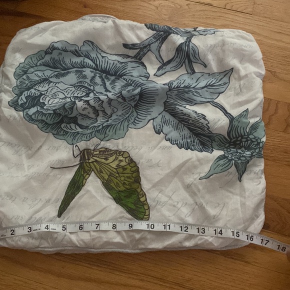 BLOWOUT SALE Nicole miller home🦚 - Picture 10 of 11